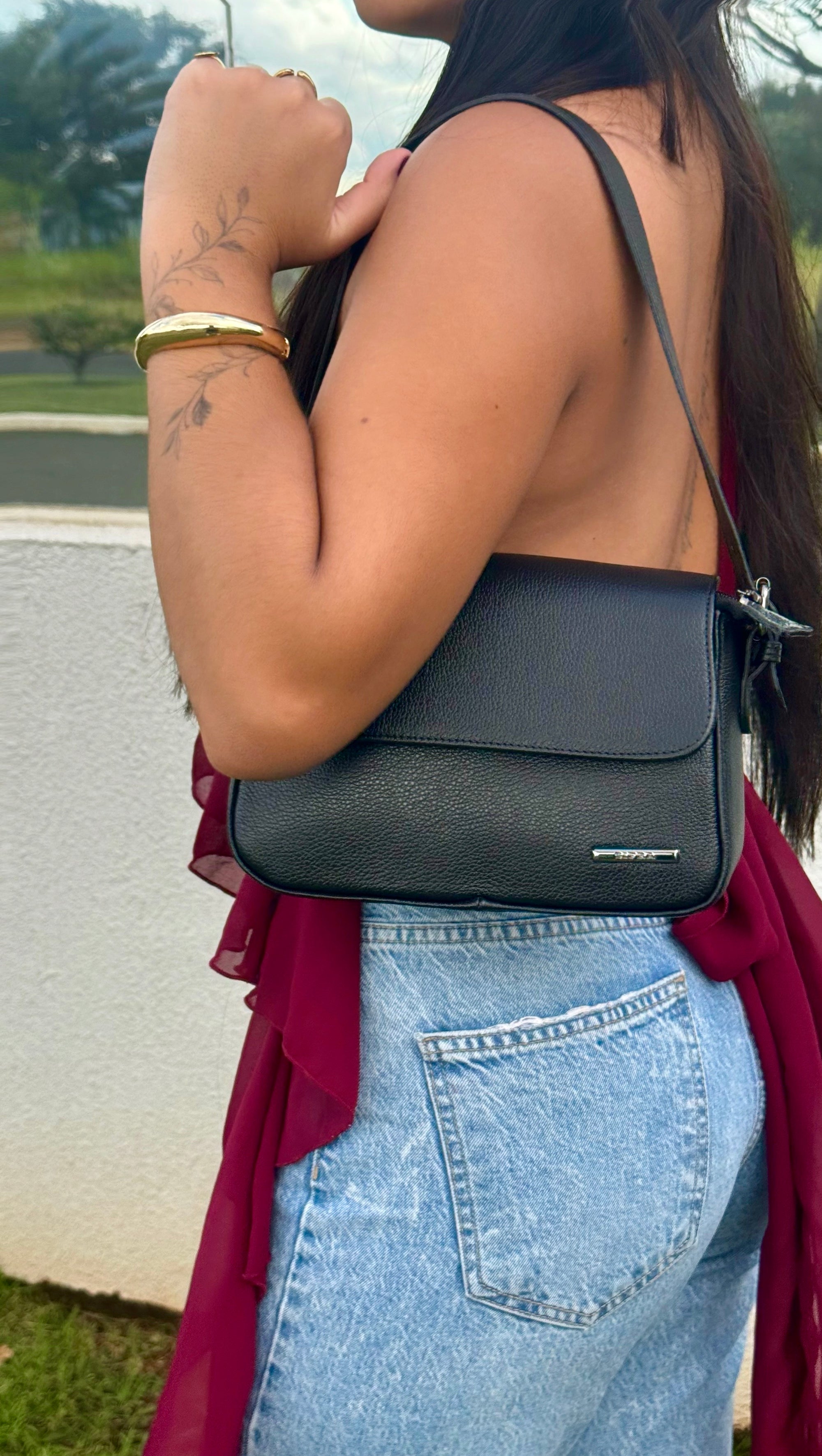 Bolsa Transversal Média Couro Preta Ibiza