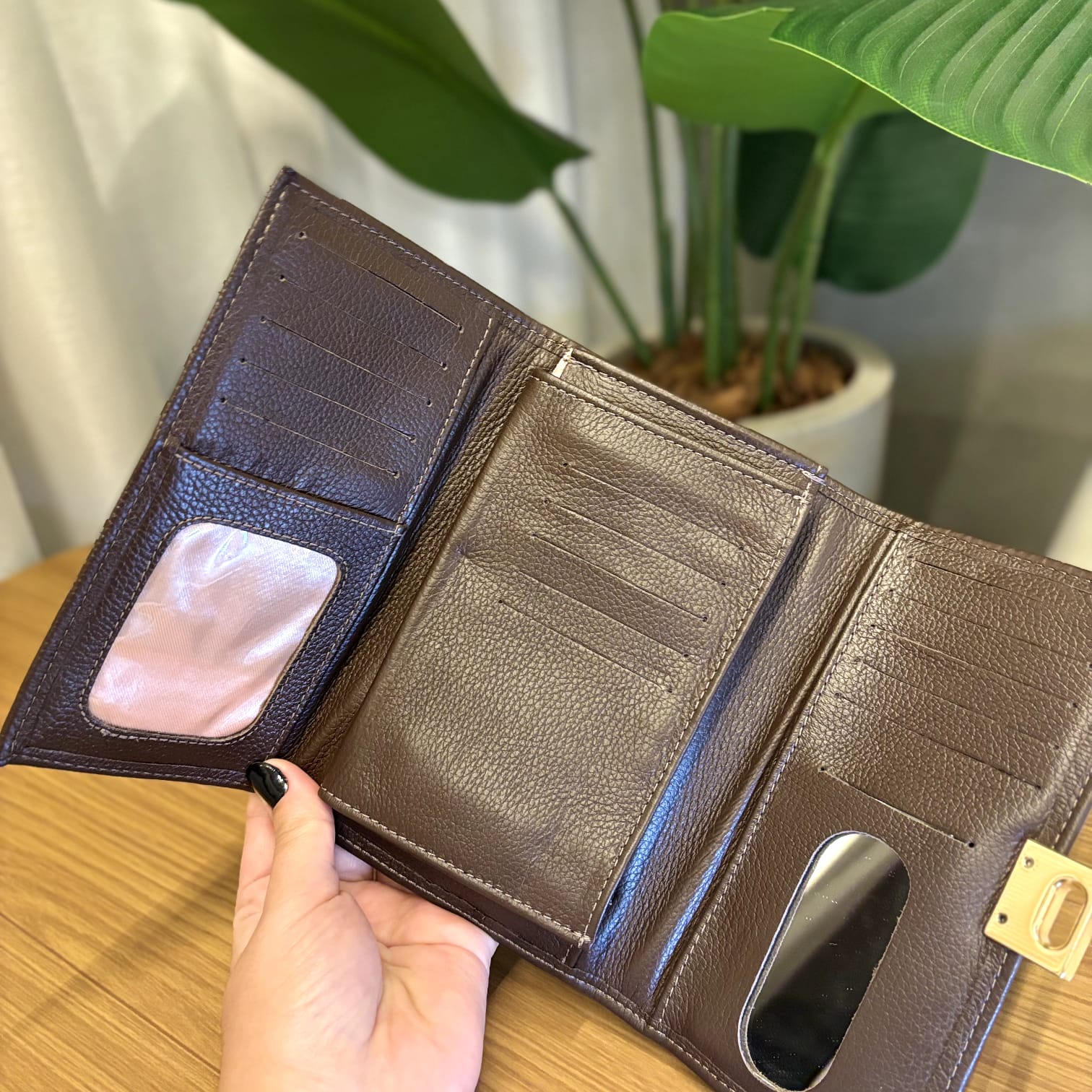 Carteira Feminina Média Fecho Couro Café Malu