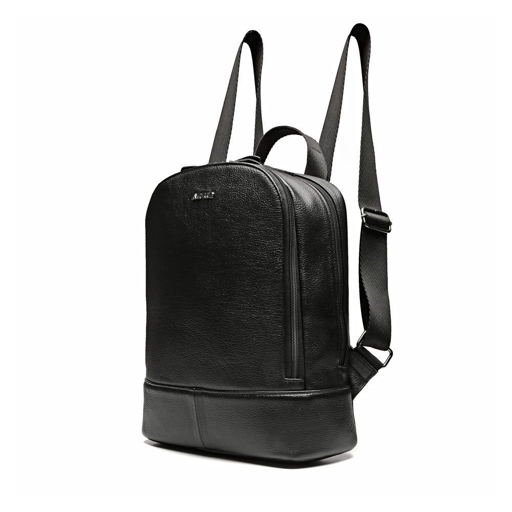 Mochila Feminina De Couro Média Preta Amy