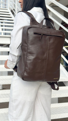 Mochila Unissex Notebook Grande De Couro Marrom Irlanda