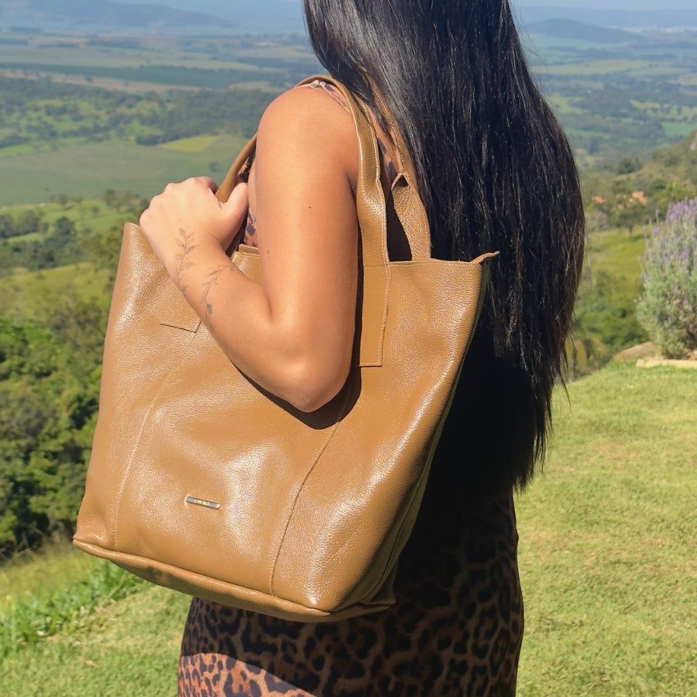 Bolsa Sacola Couro Caramelo Lola Com Zíper