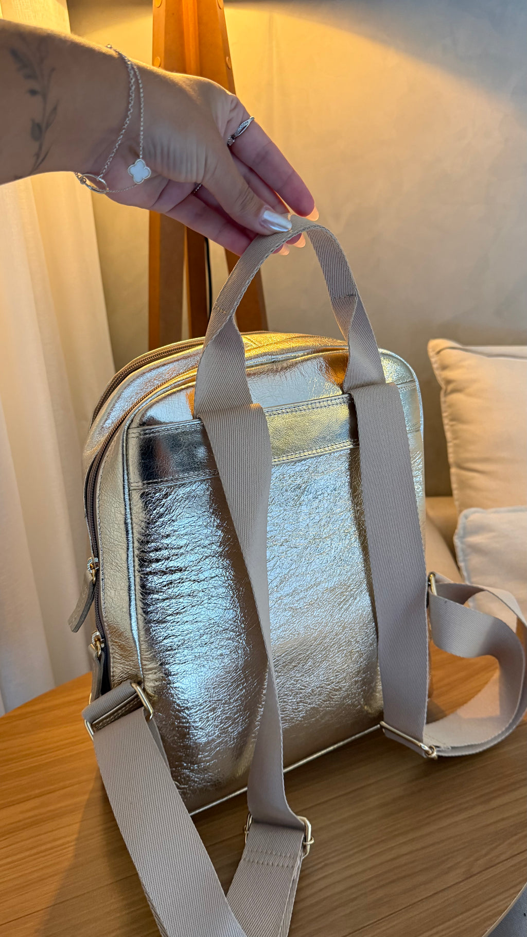 Mochila Feminina Ouro De Couro Média Amy