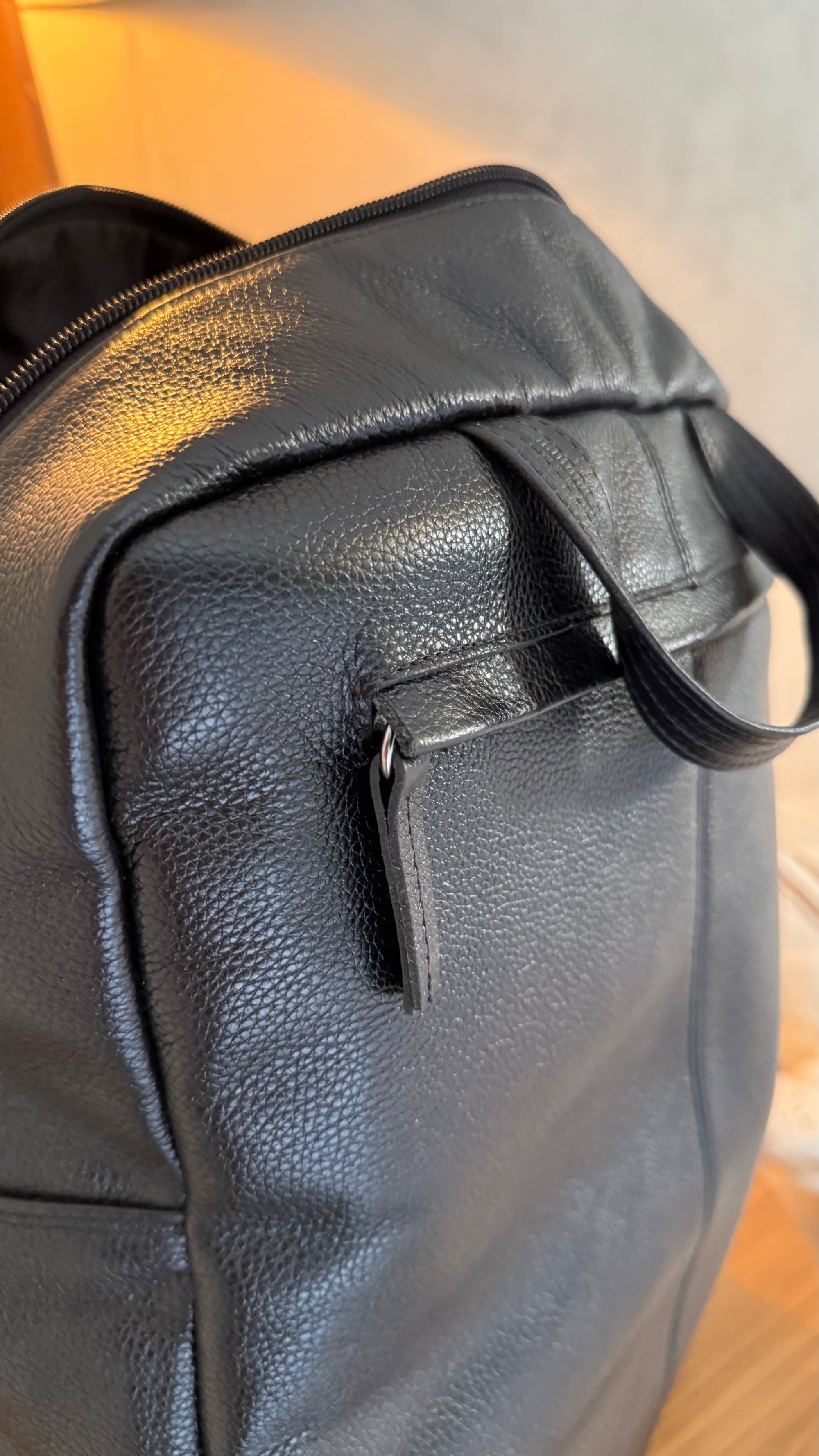 Mochila Unissex Notebook Grande Couro Preto Irlanda