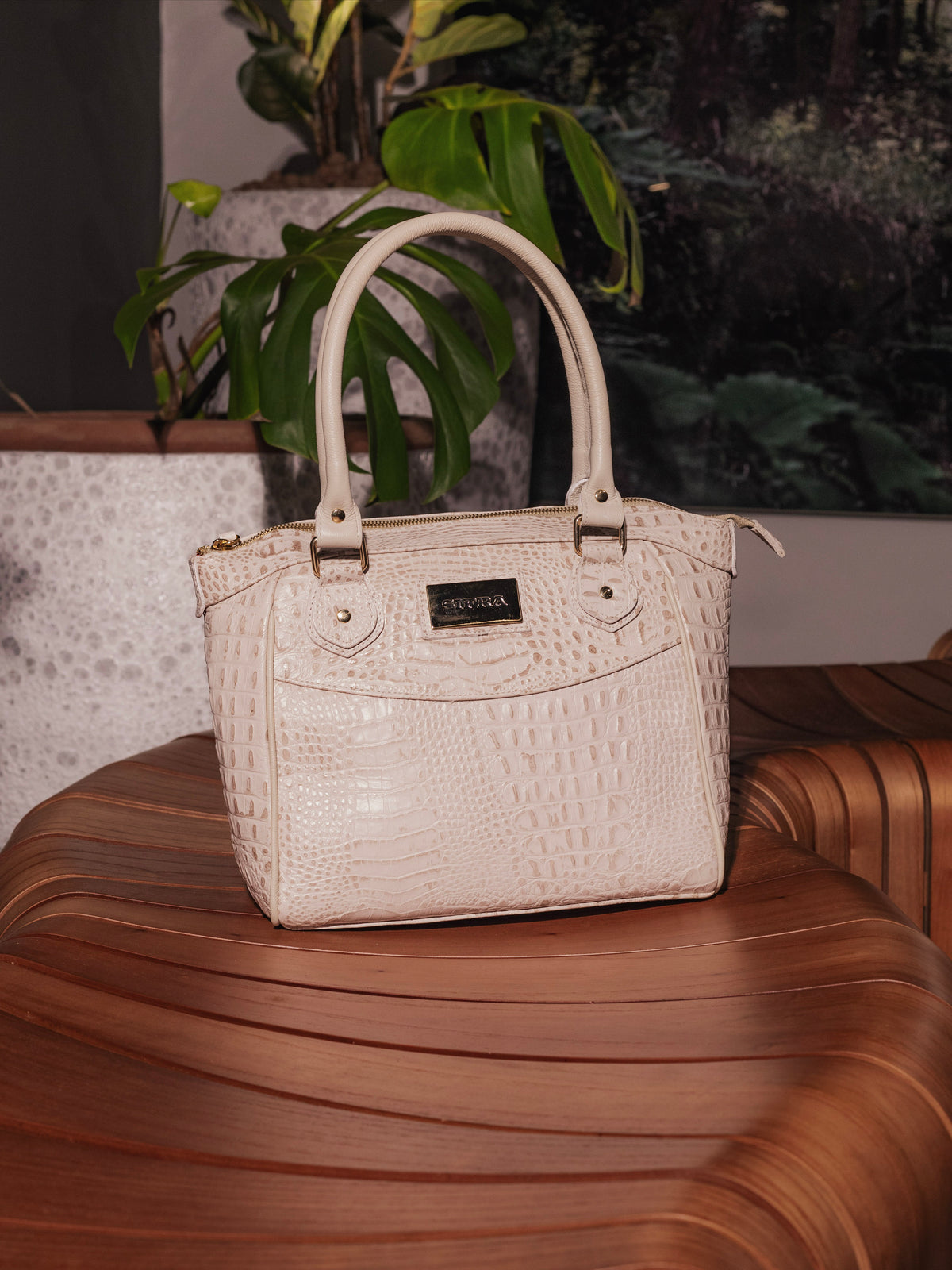 Bolsa Feminina de Ombro Média Couro Off White Leni
