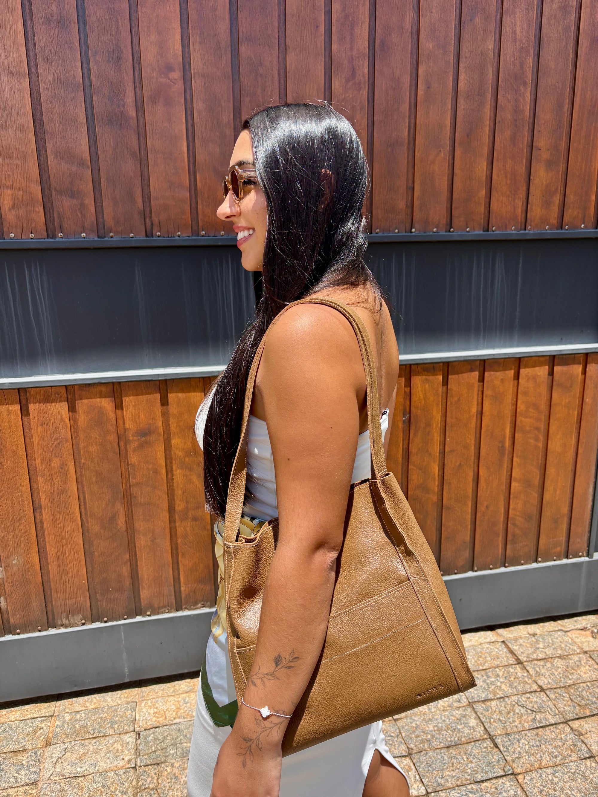 Bolsa Feminina Istambul Saco Couro Caramelo