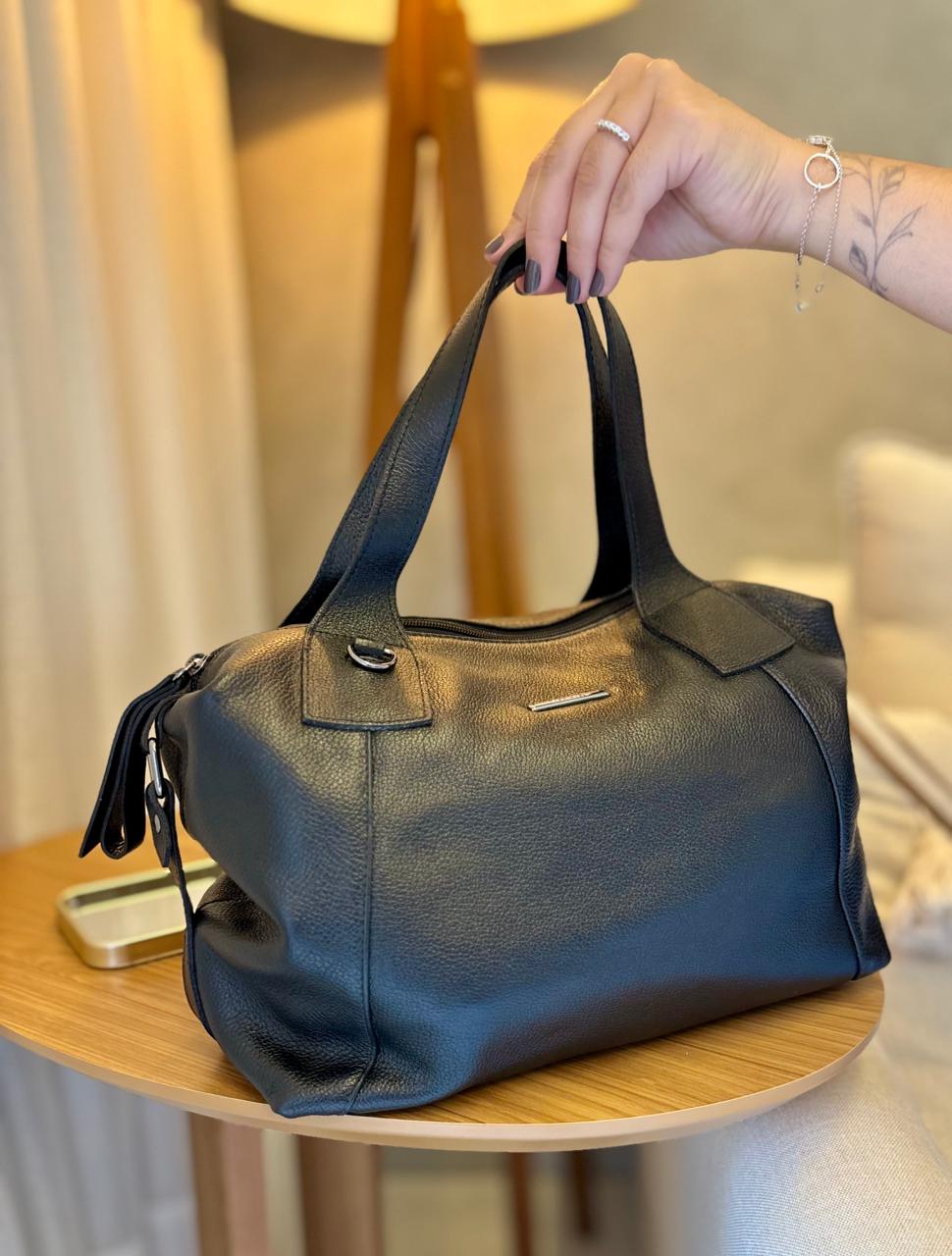 Bolsa Sacola Média Couro Preta Tiffany