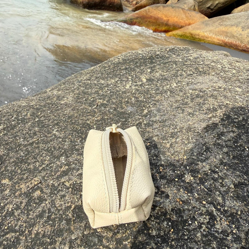 Porta Níquel / Mini Nécessaire Couro Off White Maresia