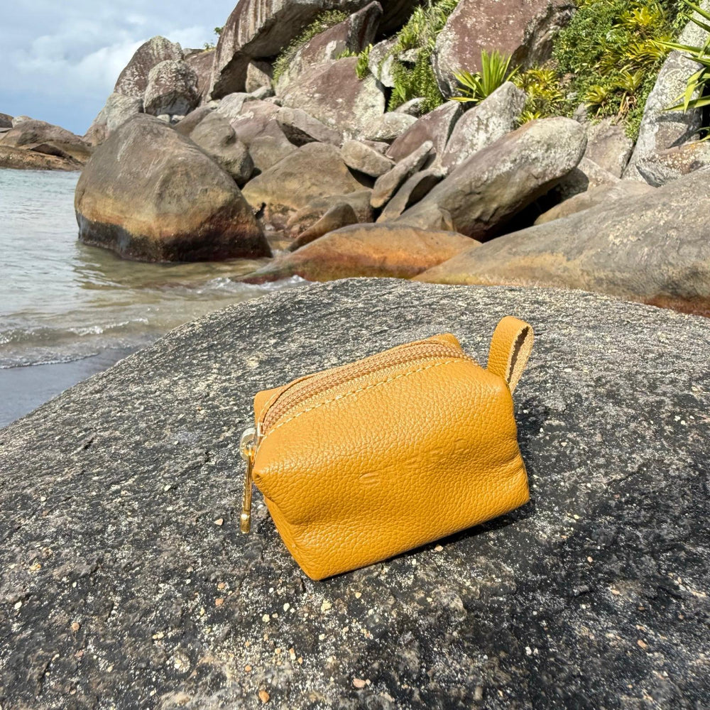 Porta Níquel / Mini Nécessaire Couro Mostarda Maresia