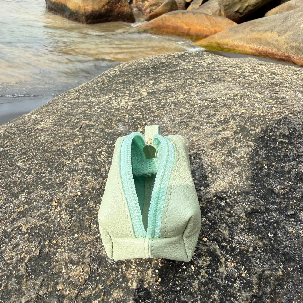 Porta Níquel / Mini Nécessaire Couro Menta Maresia