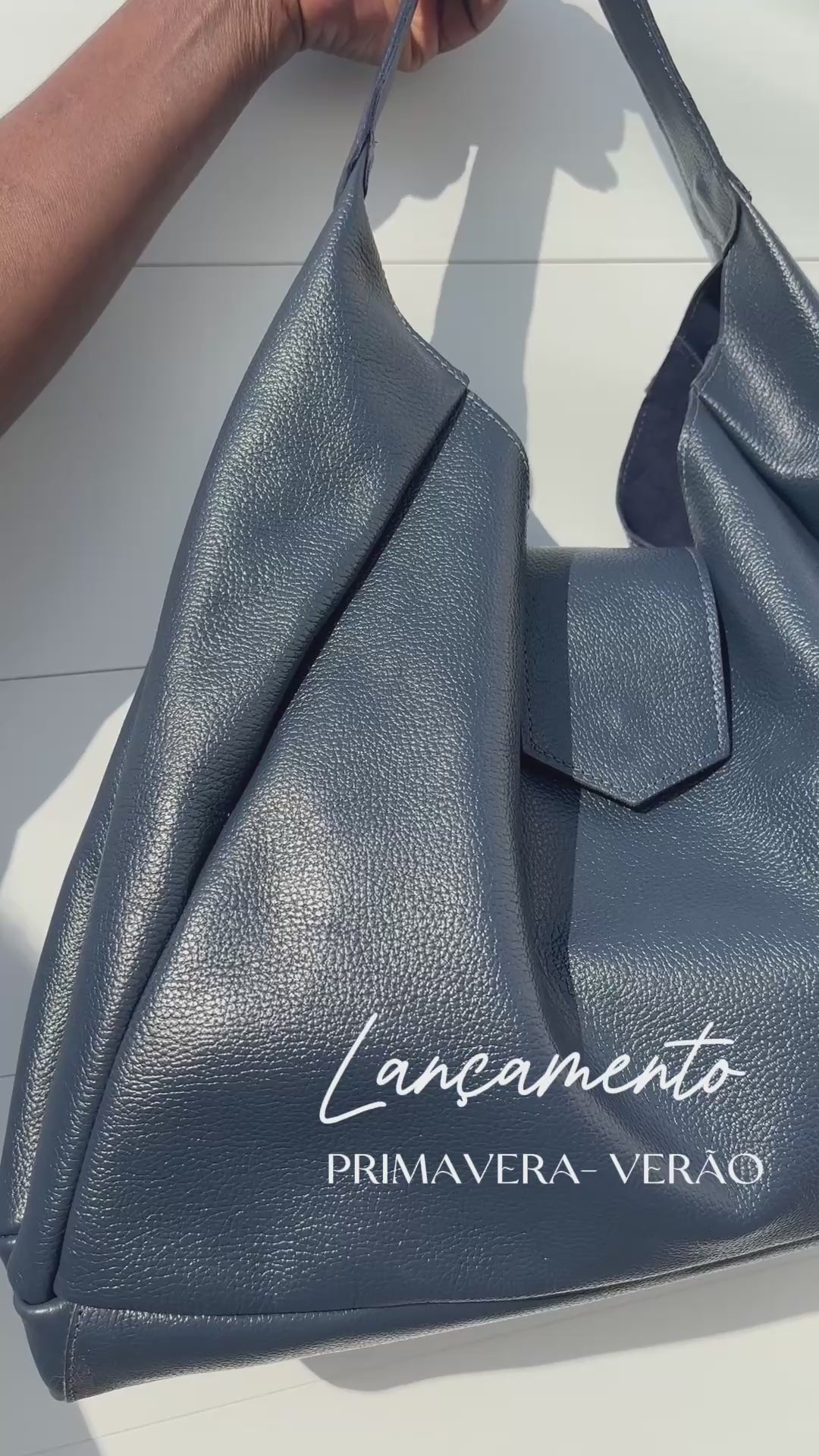 Bolsa Sacola Média Couro Azul Claro Bárbara