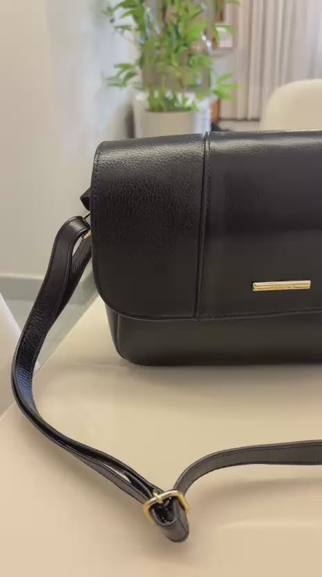 Bolsa Transversal Média Couro Preta Beatriz