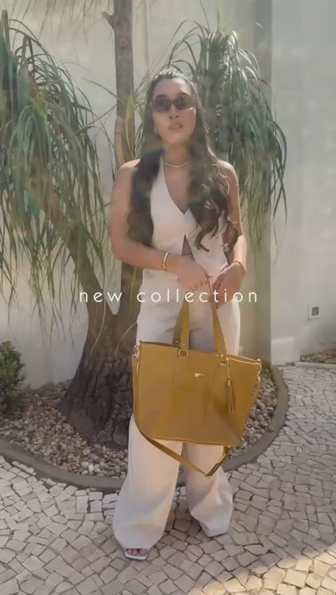 Bolsa Saco com Nécessaire Couro Mostarda Ivy